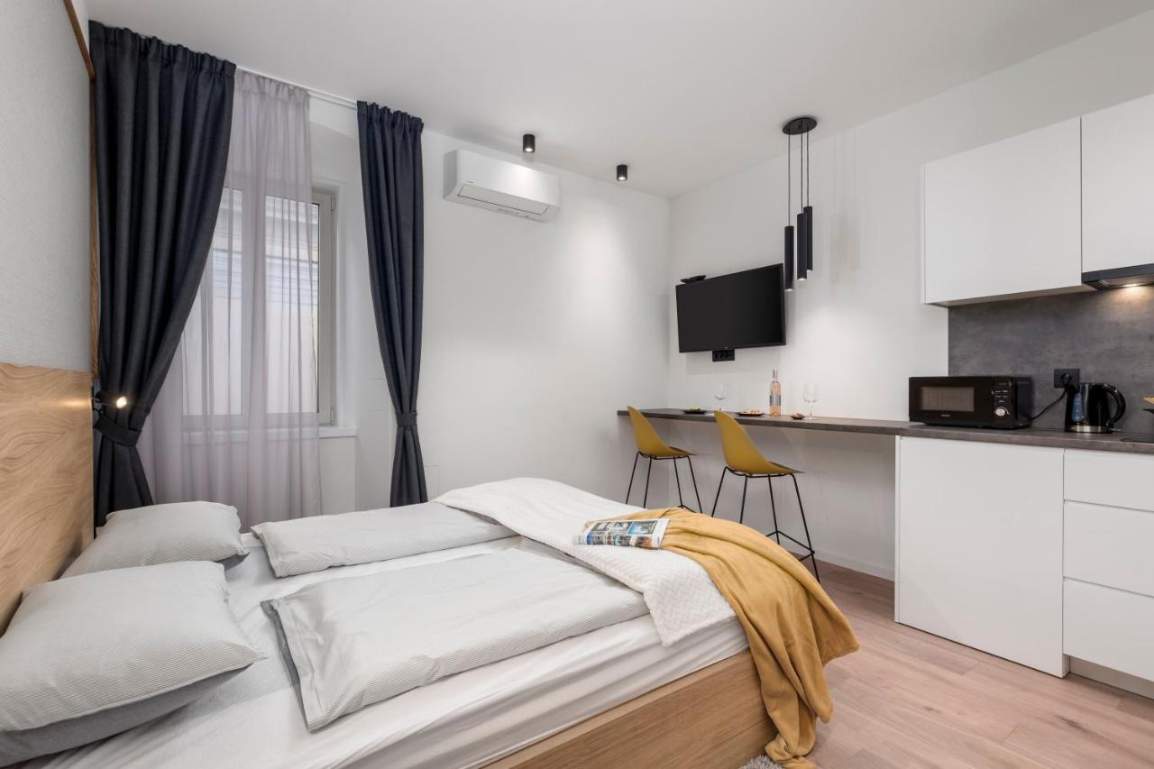 Deluxe Apartments & Rooms "In The Center" Rijeka Exteriér fotografie