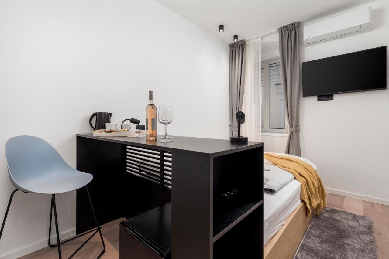 Deluxe Apartments & Rooms "In The Center" Rijeka Exteriér fotografie
